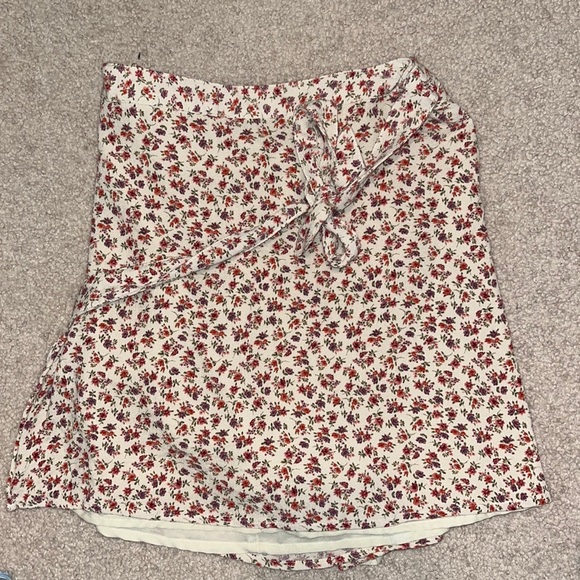 American Eagle Floral Wrap Skirt - Picture 1 of 1